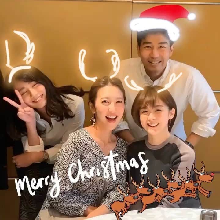 フジテレビアナウンサーのインスタグラム：「今夜はクリスマスイブ🎄 お休みの方も、お仕事終わりの方も 今晩はお仕事の方も… 束の間でも、心のサンタさんに想いを馳せるようなホッと一息つけますように🥺  #いつぞやの同期会を勝手にクリスマス会に仕立てる #サンタさんよフォーエバー #私はトナカイさんが好き #心のサンタさん とは  #フジテレビアナウンサー #内野泰輔 🎅🏻 #小澤陽子🎄 #宮司愛海🎁 筆者は#新美有加 🍗でした🙋‍♀️」