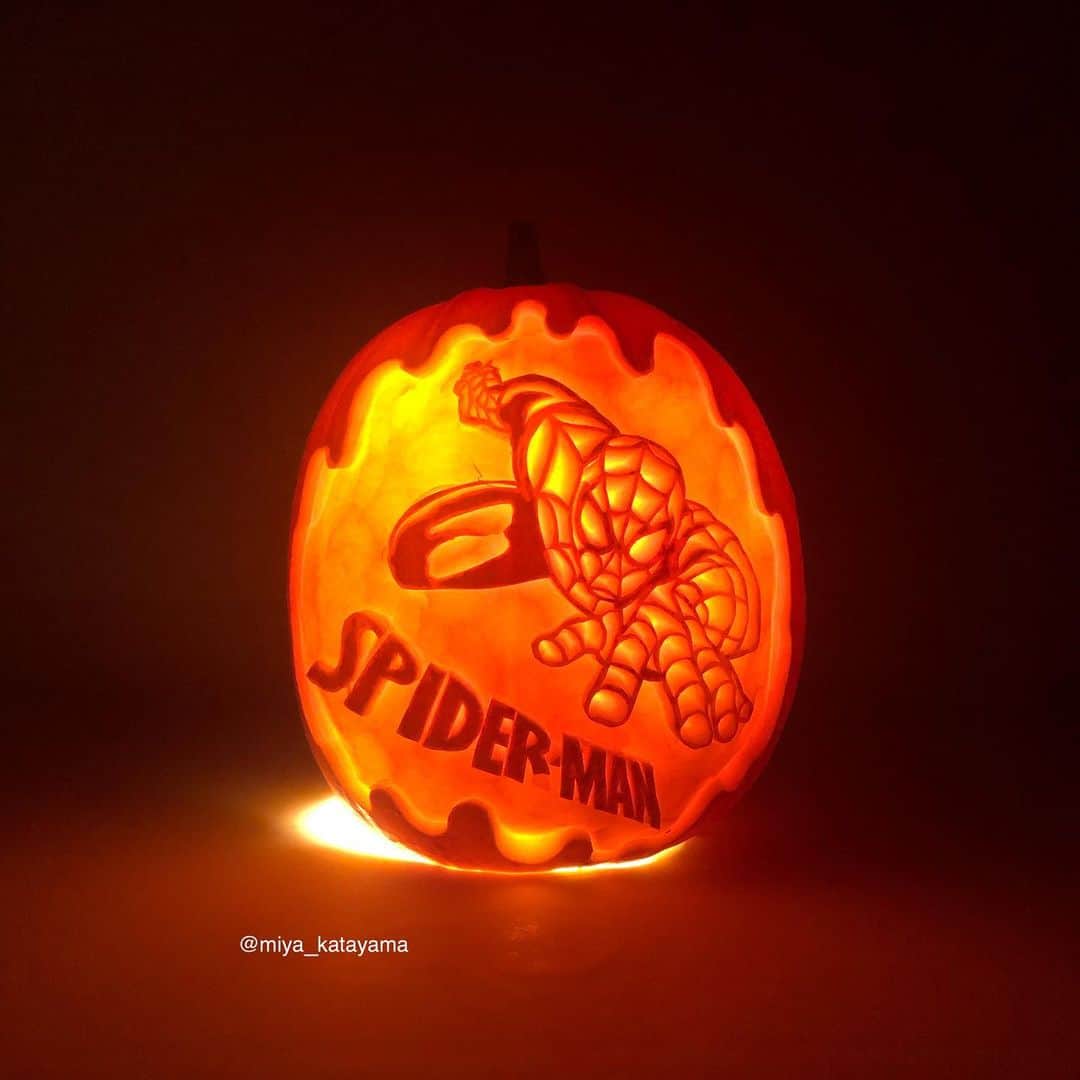 片山美耶さんのインスタグラム写真 - (片山美耶Instagram)「. OMG! I carved Spiderman on🎃 . . メイキング動画→Fireworkにupしてまーす！ How to make→check my Firework!  #siderman #Ilovespiderman #スパイダーマン #hero  #pumpkinart #jackolantern」12月24日 18時38分 - miya_katayama