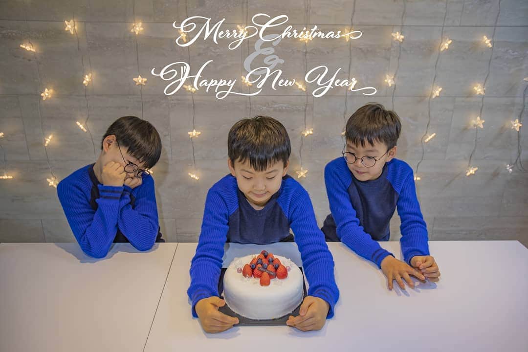 ソン・イルグクのインスタグラム：「Merry Christmas & Happy New Year」