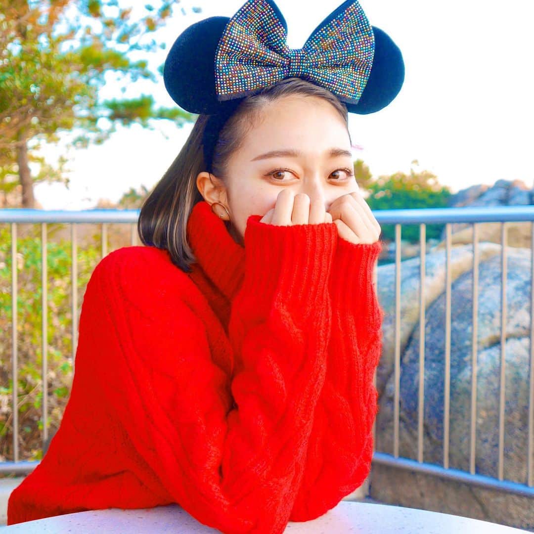 のインスタグラム：「🐭🎄❤️ かなちゃんのストーリーで思い出した 2年前のX'masシーズンのディズニー💋 久々ディズニー行きたいなん💋 #disney#xmas#christmas #ディズニー#ディズニーランド#🐭」