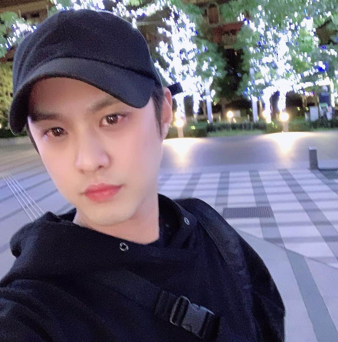 のインスタグラム：「메리크리스마스ㅋㅋ조만간좋은소식전하겠습니다기대하시라! #승호 #엠블랙 #크리스마스 #A+  #훗」