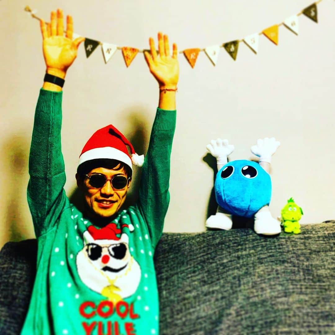 関田誠大さんのインスタグラム写真 - (関田誠大Instagram)「_ Merry X’mas🎄🎅 #ハッピーメリークリスマス #アグリーセーター  #すてきなホリデイ」12月24日 19時49分 - sekitamasahirophoto