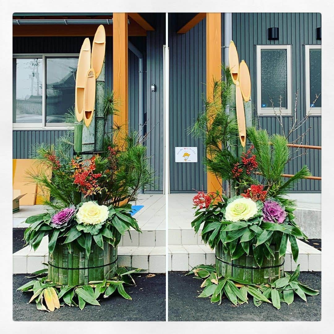 takegaeruのインスタグラム：「先週末は去年に引き続き、 素材からの門松作りでした🎍 #MerryChristmas ‼️🎄🎍🎄🎍」