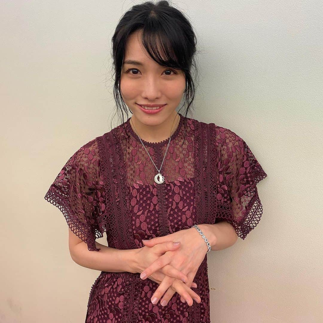 今野杏南さんのインスタグラム写真 - (今野杏南Instagram)「* 今年最後のファンイベント❤️ 急な開催にもかかわらずたくさんの方が参加してくださって、とても嬉しかったです🌸 初めての二次会も開催しましたが、カラオケ大会みんな盛り上がってくれて楽しい時間になりました💓💓 本当にありがとうございます🥰 この日は、私がデザインしたオリジナルネックレスのお渡し会も開催しました👏🏻 参加してくれた皆様ありがとうございました🤗🌈🌈 感謝です😇🕊💕 * * #本当にありがとう」12月24日 11時08分 - anna_konno0615