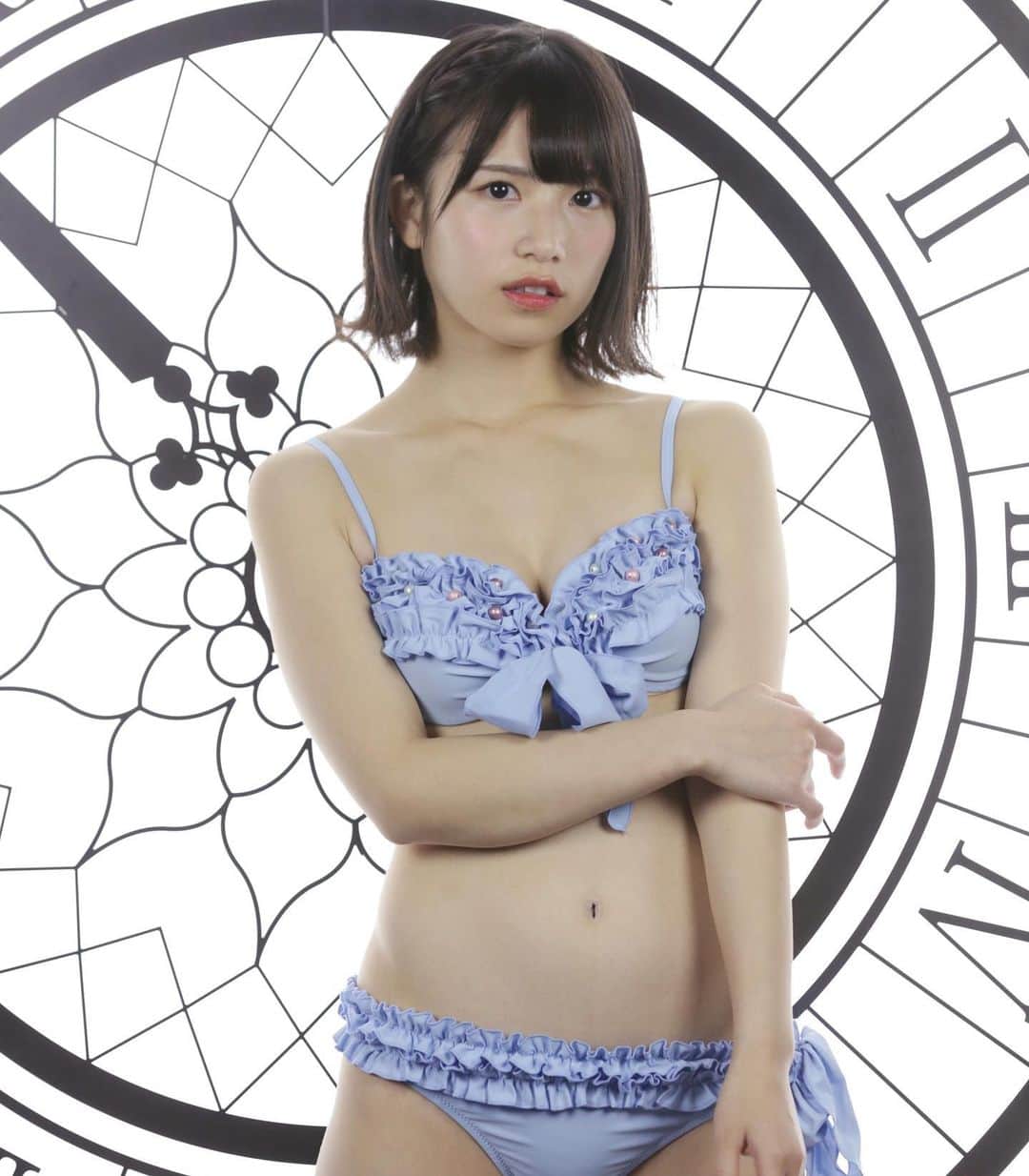 村上りいなさんのインスタグラム写真 - (村上りいなInstagram)「時計と。🕰 Let's meet in front of the clock.☺️ #instagood #followme #グラビア #フレッシュ撮影会 #photosession」12月24日 11時09分 - riina_murakami
