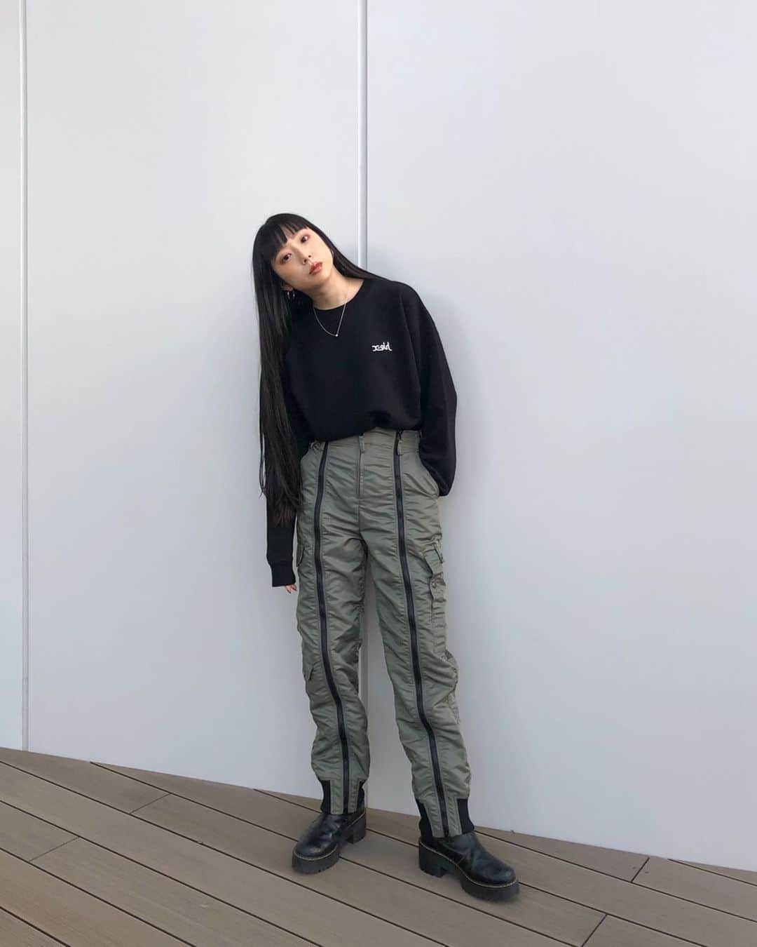 XGIRL_ootdさんのインスタグラム写真 - (XGIRL_ootdInstagram)「#xgirl_ootd @yuriiii2 ・ ・ #1 FLIGHT PANTS ¥14,000+tax ・ ・ #xgirl #xgirljp #xgirlus」12月24日 11時13分 - xgirl_ootd