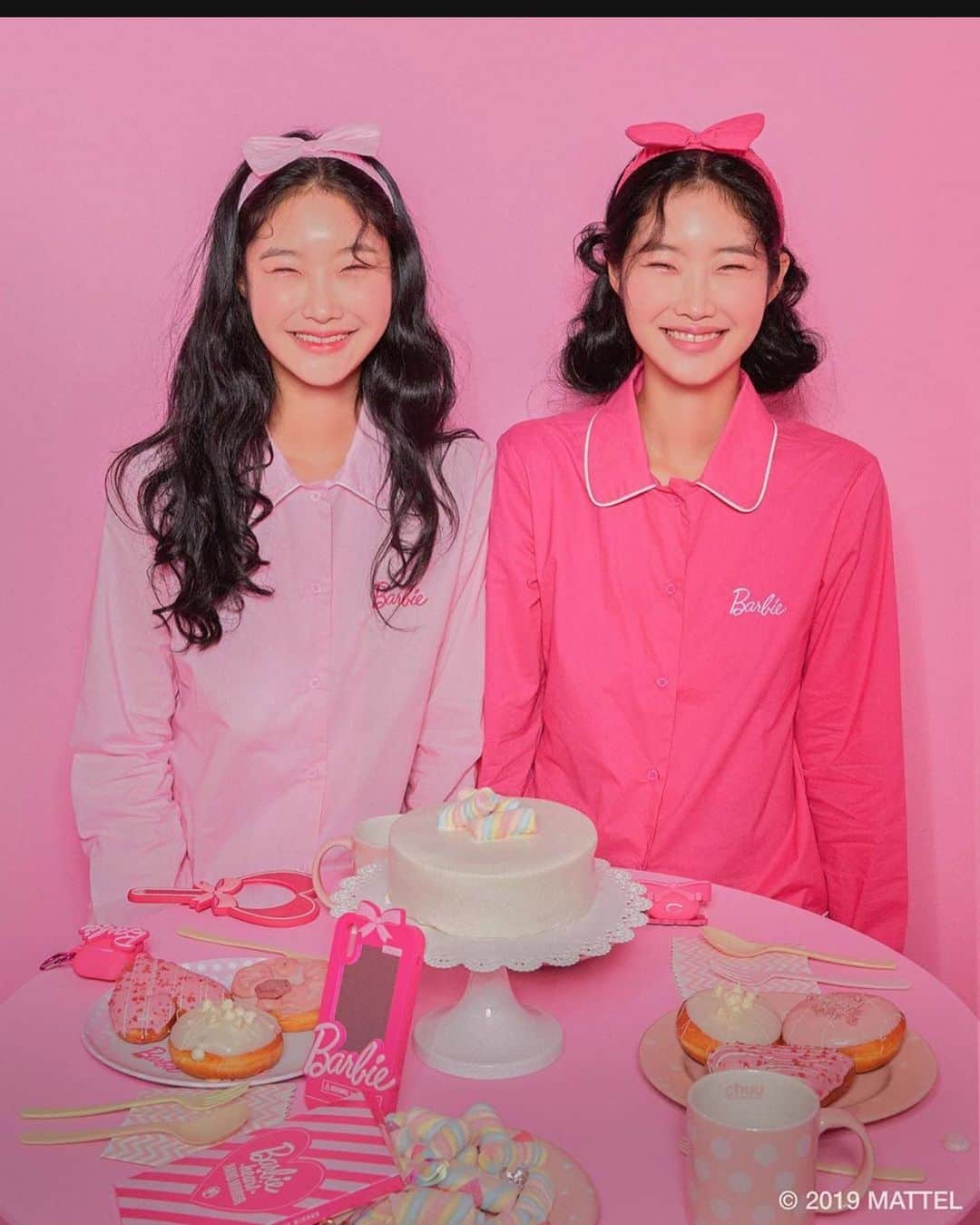 Chuuのインスタグラム：「이번 크리스마스 친구들이랑 파자마 파티 어때요?💕💕 How about a pajamas party with your friends this Christmas? #chuuseoul」