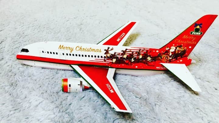 松阪ゆうきのインスタグラム：「メリークリスマス🎄イブ🤶  皆さま良いクリスマスを お過ごし下さい^ ^  飛行機✈️乗りたいな。  #松阪ゆうき  #merrychristmas #instagood」