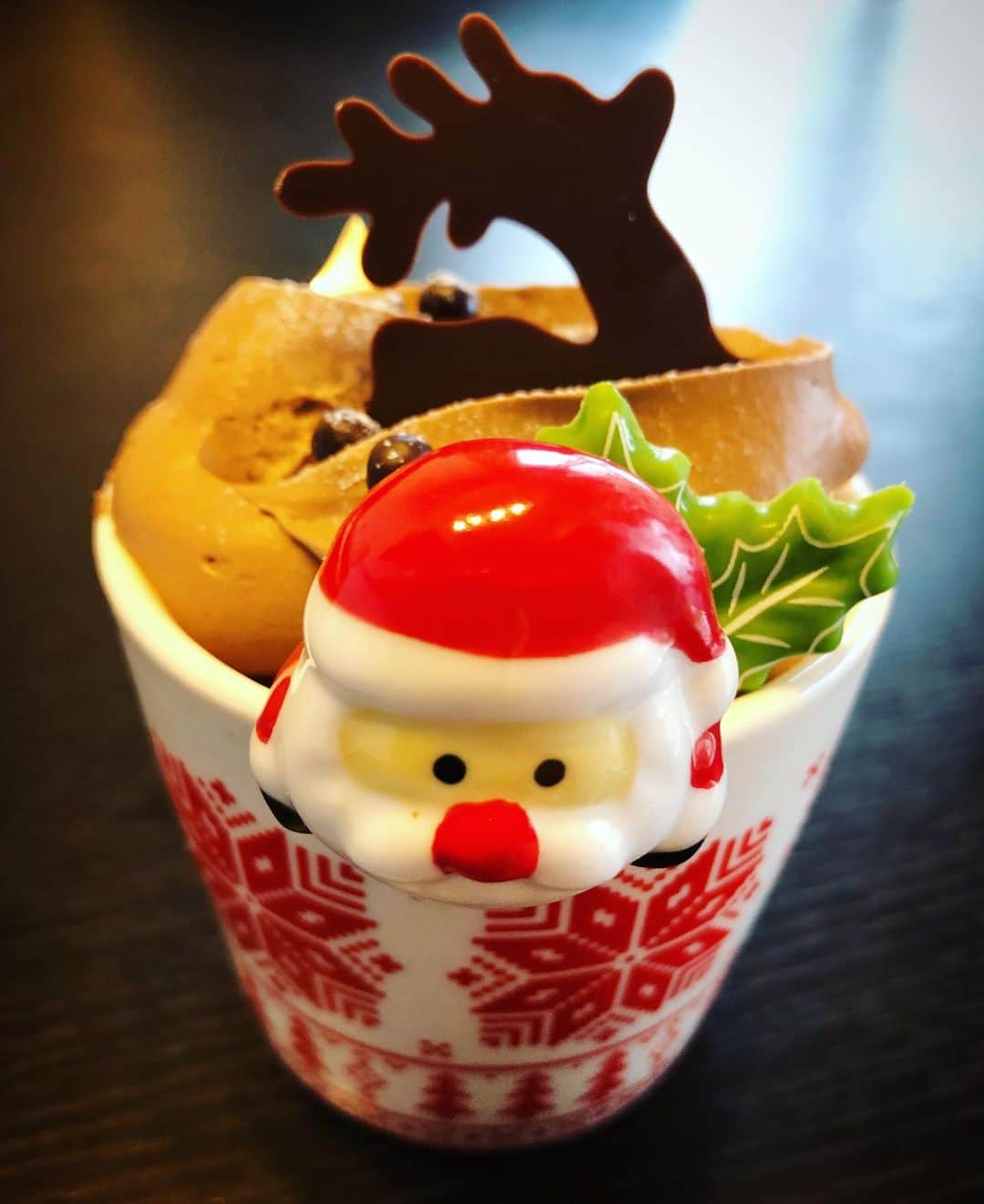 北広アキさんのインスタグラム写真 - (北広アキInstagram)「昨日一足早いクリスマスケーキをお茶しながら食べました🍰 大好きなブールミッシュ❤️ 可愛いカップ付き😊むひん  #Christmas #xmas #クリスマス #クリスマスケーキ #ブールミッシュ #boulmich」12月24日 12時04分 - aki_kitahiro