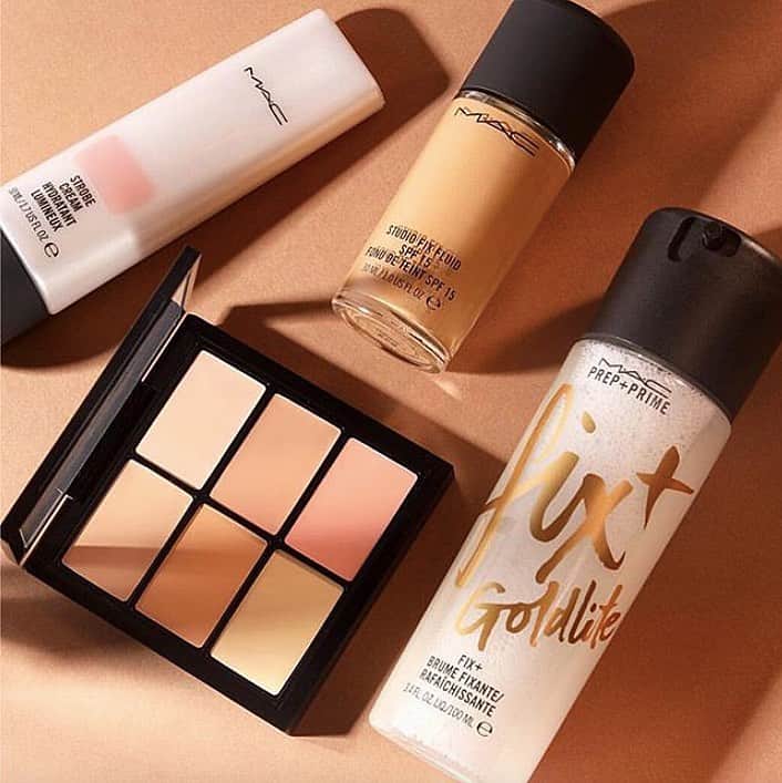 M∙A∙C Cosmetics Japanのインスタグラム：「ㅤ #MACXNissy 限定キャンペーン!! 本日から限定4店舗(下記記載店舗)M･A･Cコーナーにて、先行スタート! M·A·C 表参道ヒルズ店 M·A·C 伊勢丹新宿本店 M·A·C ジェイアール名古屋タカシマヤ M·A·C 阪急うめだ本店 ㅤ 高いカバー力、24時間崩れない*1、24色展開の、 リキッドファンデ、スタジオ フィックス フルイッド。 ㅤ 対象製品ご購入でもれなくプレゼント、限定コラボカード 枚数限定!　限定コラボショッパー 12/26 (木)~全店、公式オンラインショップでスタート! 詳しくは、プロフィールページ(公式オンラインショップ)をチェック♪ ㅤ *1 色もちデータ取得済(当社調べ、個人差あり) ㅤ #Nissy #西島隆弘 #24ファンデ #24時間 #24色 #MACCosmeticsJapan #MACコスメ #リキッドファンデーション ㅤ REGRAM: @maccosmeticsthailand ㅤ ㅤ ㅤ ㅤ #MACCosmetics #コスメ #メイク #スタジオフィックスフルイッド #スタジオフィックス #studiofix #ファンデ #ファンデーション #リキッドファンデーション #ベースメイク #カバー力 #崩れない #化粧水 #テカらない #コンシーラー #メイク法 #カラバリ #makeup #basemakeup #cosmetics #foundation #beauty」