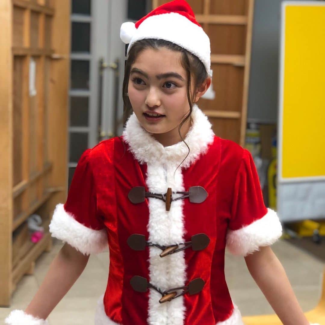 井上咲楽さんのインスタグラム写真 - (井上咲楽Instagram)「. メリークリスマス🎁🎄🎅 この時期になると、クリスマス感に追われています🏃‍♂️💨クリスマスしなきゃ💦」12月24日 12時34分 - bling2sakura