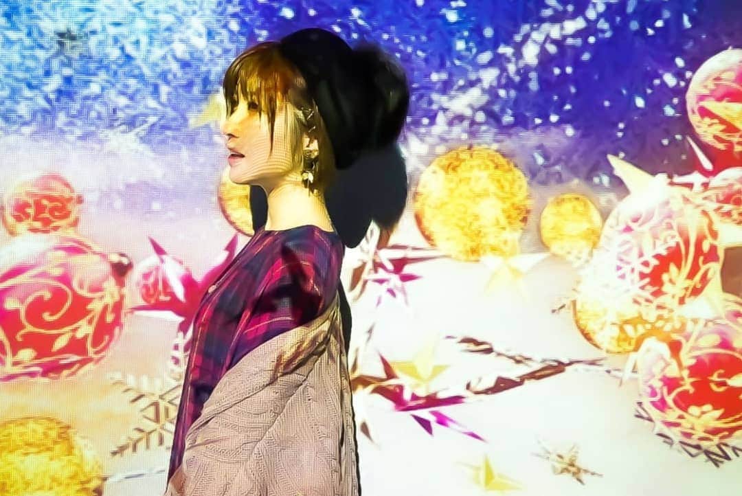 石関友梨のインスタグラム：「💕🎁🎄 MerryX'mas Eve🎄🎁💕」