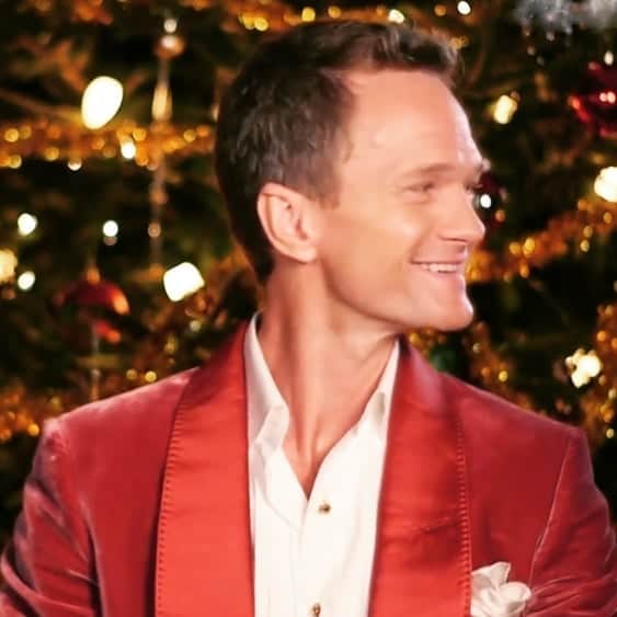 ニール・パトリック・ハリスのインスタグラム：「Merry Almost Christmas Eve! ❤💚 #neilpatrickharris #nph #tagsforlikes #actor #lovehim #handsome #myedit #christmas #throwback #awesome #legendary @nph 🤩」