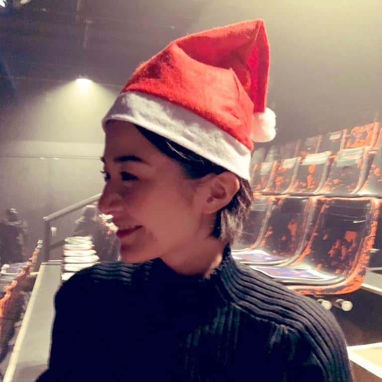 麻尋えりかのインスタグラム：「メリークリスマス🎄✨」