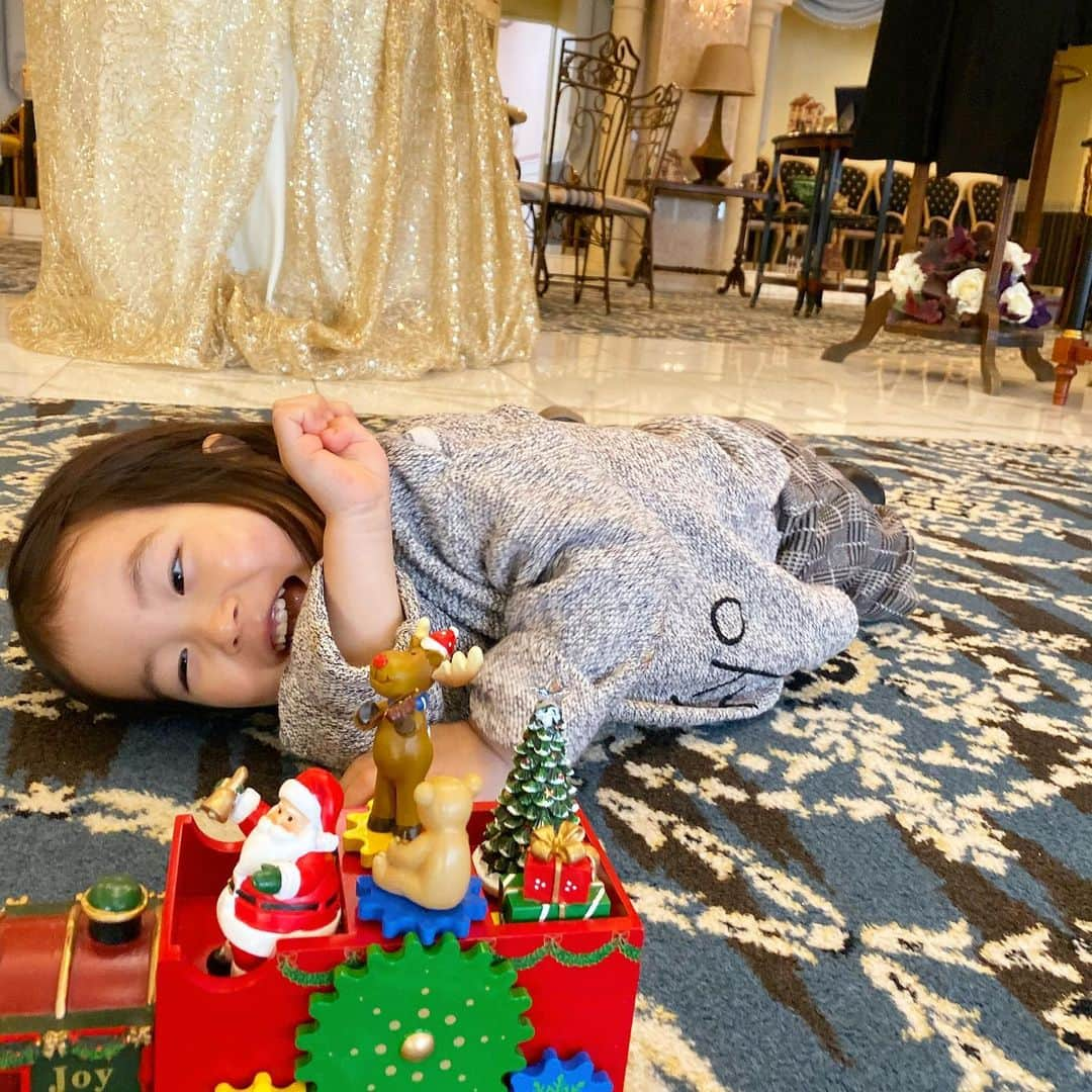 伊藤羽仁衣さんのインスタグラム写真 - (伊藤羽仁衣Instagram)「今日はChristmas Eve✨🎄✨ サンタさんくるといいね✨✨🎅 . #christmas #myson」12月24日 13時28分 - hanyito