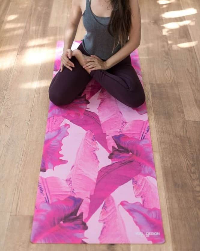 ヨガデザインラボ Yoga Design Labさんのインスタグラム写真 - (ヨガデザインラボ Yoga Design LabInstagram)「【NEW】この冬のニューデザインが入荷しました。「マリエ」💗 コンボマット3.5mm、コミューターマット1.5mm、トラベルマット1mm、ヨガタオルがあります。 . . . 📷 @cristoloveanucecilia . . . . #yoga #yogadesignlabjapan #new #yogamat #ヨガ #ヨガマット #ヨガラグ #ヨガタオル #ヨガマットタオル #ヨガスタジオ #ヨガデザインラボ #ヨガスタジオ #ヨガインストラクター #ピンク #女子力アップ」12月24日 13時31分 - yogadesignlabjapan