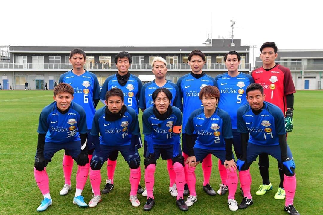 松田力のインスタグラム：「やべっちCUP エキシビションマッチに参加してきました！ 矢部さん決めてくれてよかったー。笑  #やべっちcup #やべっちfc #矢部浩之 さん#太田宏介 さん #森重真人 さん #山瀬功治 さん #松田力 #中山雅史 さん#中田浩二 さん#ライセンス井本 さん#松下シュート」