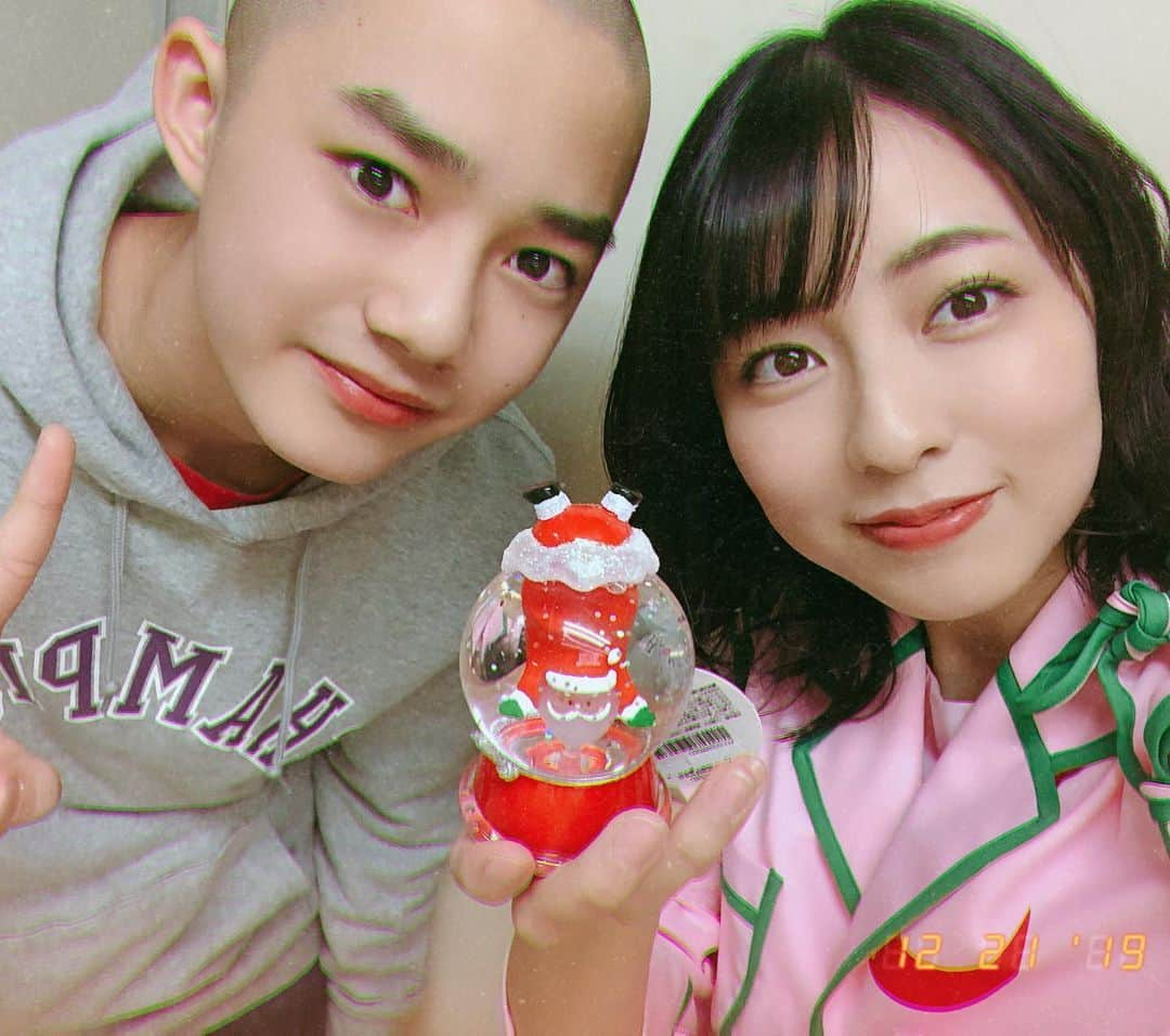 小島梨里杏さんのインスタグラム写真 - (小島梨里杏Instagram)「メリークリスマスイヴ。  またまたお祝いいただきました。しかも大好きなチョコレートケーキで。愛です。  そして、あれ、竜心！？ 中学三年生になった竜心が遊びに来ておりました。ありがとう。  #天才てれびくんYOU #Eテレ」12月24日 14時21分 - r_riria