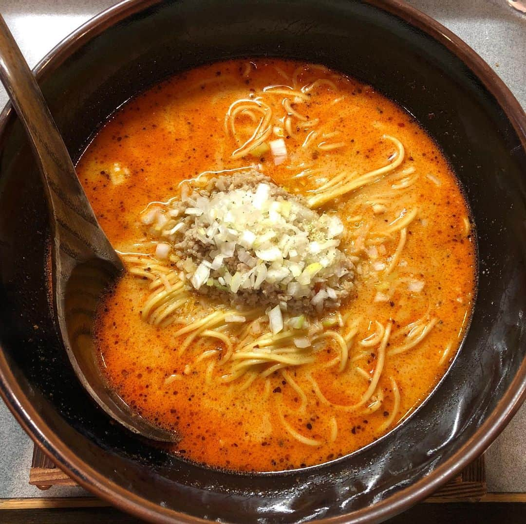 上野優花さんのインスタグラム写真 - (上野優花Instagram)「イヴなので #優花麺 は坦々麺を🤤笑 久々に美味しいー！！って感動した坦々麺！ うま辛坦々麺をオーダー。 酸味と旨味と甘味がちょうどよくてスープまで全部飲みそうでした🥺（我慢しました） 下鴨神社のすぐ近くにあります。 京都って美味しい麺がたくさんあって、胃がいくらあっても足りないや🙄 #坦々麺 #京都坦々麺 #京都ラーメン #優花麺 #京都観光 #京都グルメ #下鴨神社 #京都旅行  #ラーメン #ラーメン女子」12月24日 14時30分 - yuka_ueno89