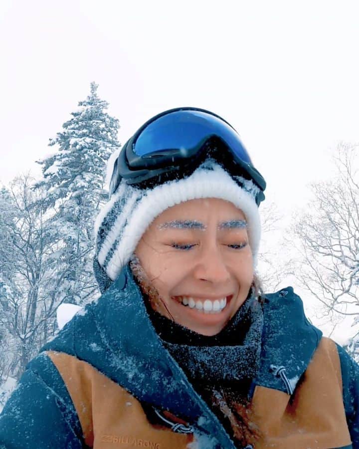 harunaのインスタグラム：「DO NOT take a selfie in snow storm 🥶❄⛄👵🏼 @goprojp　#goprojp  #富良野スキー場 #新富良野スキー場」