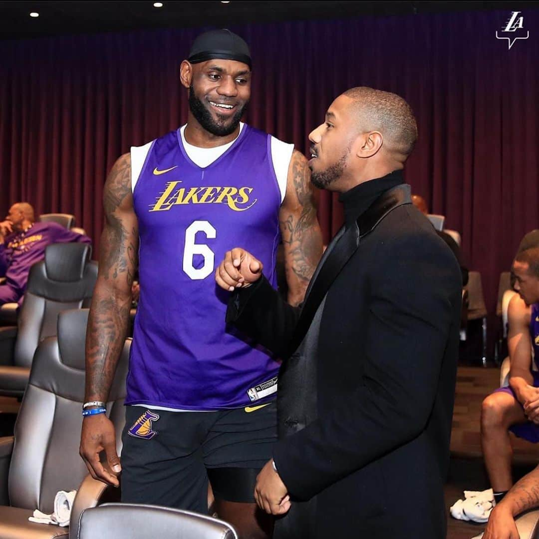 Warner Bros. Picturesさんのインスタグラム写真 - (Warner Bros. PicturesInstagram)「Repost @lakers | It was great having @michaelbjordan stop by HQ to talk to the guys about his impactful new film, #JustMercy」12月24日 15時18分 - wbpictures