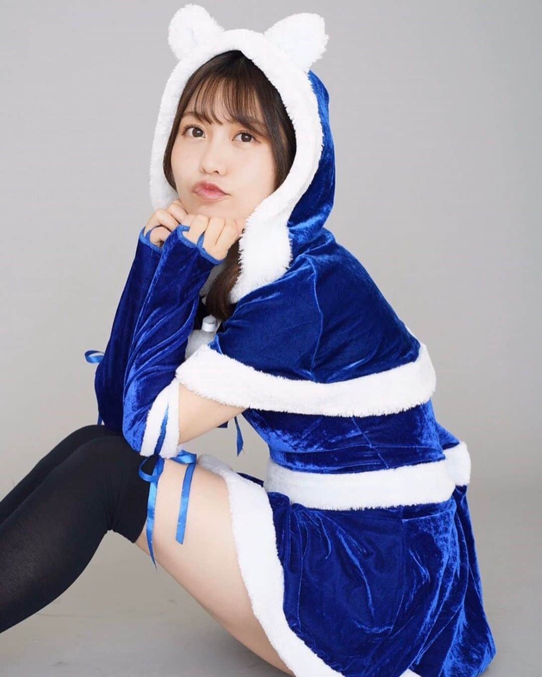 弘松菜摘さんのインスタグラム写真 - (弘松菜摘Instagram)「メリークリスマス🎅🎄イブ❤️🎁﻿ ﻿ ﻿ 今年は姪っ子のサンタになります🎅🎄🎄﻿ 喜んでくれると嬉しいなあ〜😊😊✨✨﻿ ﻿ ﻿ ﻿ #クリスマス #サンタコス #サンタコスプレ  #christmas ﻿#xmas  #フォロワー募集中 #フォローミー﻿ #いいね待ってます #撮影依頼受付募集﻿ #作品撮り #followme #japanesegirl #kawaii #idol #萌　 #いいねした人で気になった人フォロー」12月24日 15時35分 - choroo930