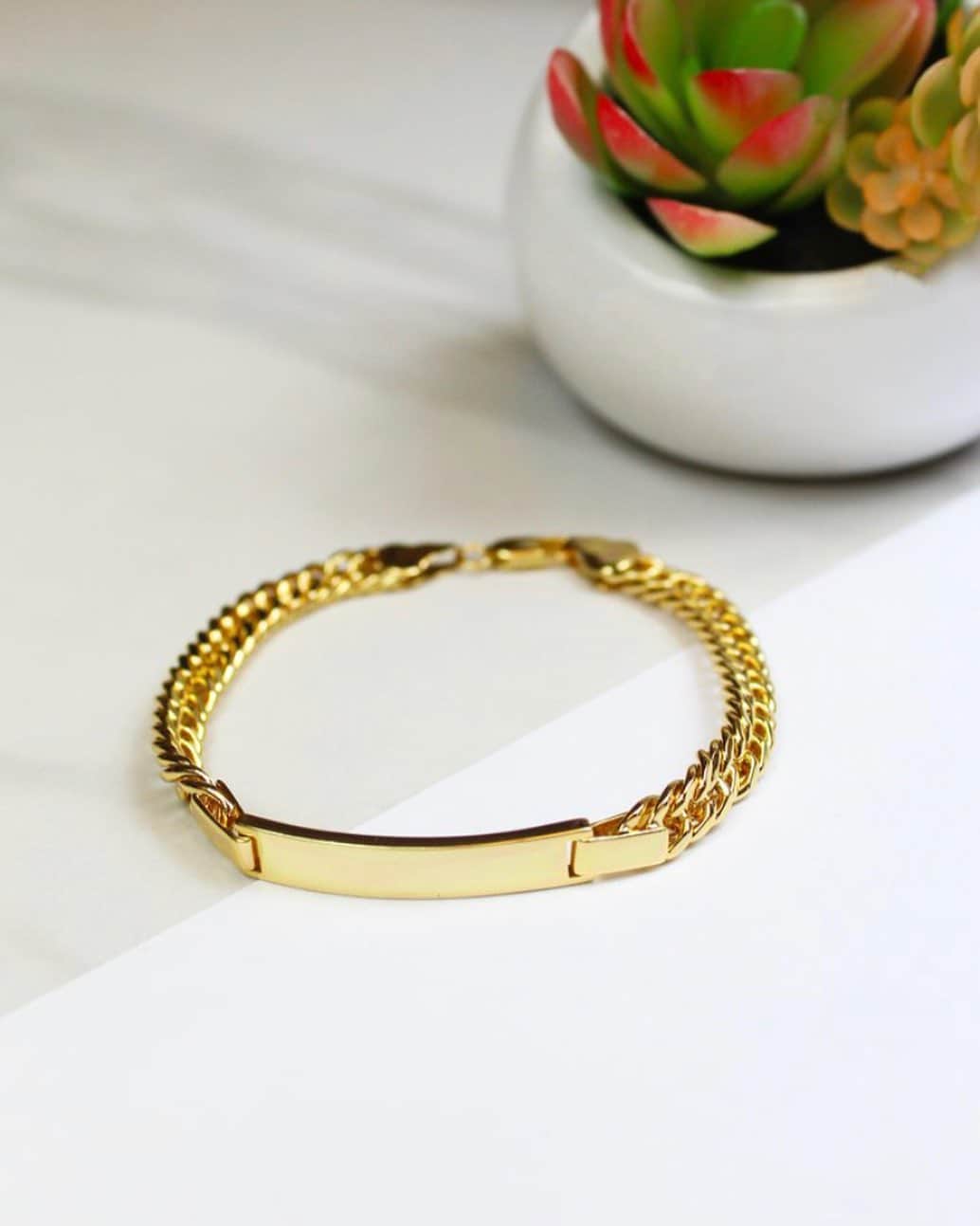 ジュールスミスさんのインスタグラム写真 - (ジュールスミスInstagram)「Last call for adding this gem to your wishlist before the holiday season is over! Check out, babes 😘🎁 .⠀﻿⁠ .⠀﻿⁠ .⠀﻿⁠ .⠀﻿⁠ .⠀﻿⁠ .⠀﻿⁠ .⠀﻿⁠ #jewelry #jewellery #necklace #ring #earrings #bracelet #gold #rings #accessories #jewelrygram #bling #jewels #sparkle #glitter #instajewelry #jewelrydesigner #bracelets #fashionjewelry #shine #braceletstacks #braceletsoftheday #instajewelry #bohojewelry #bohemianjewelry #gypsyjewelry #glitter #bohostyle #boldstyle #aboutalook⁣﻿⁠」12月24日 15時44分 - julessmithjewel