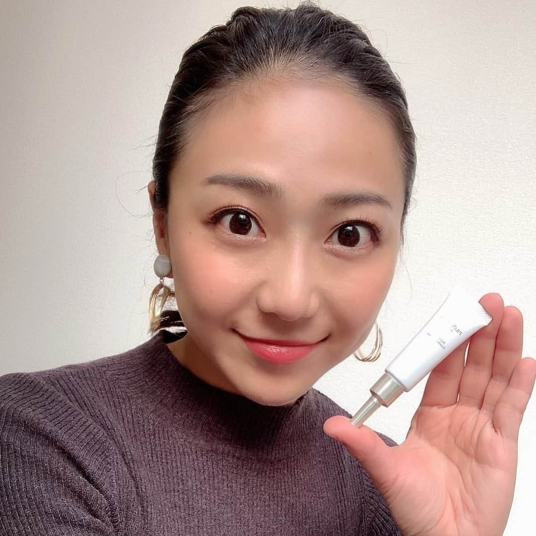 透水さらさのインスタグラム：「ここ最近、まつげケア頑張っております！﻿ ﻿ ﻿ いつも筆タイプのものをつかってましたが、こちらはまつげの生え際に指で塗るタイプなので、塗りやすくて、目周りのケアもできちゃいます！﻿ まぶたにもつけます😙﻿ ﻿ まつげ育毛中、、、、♡﻿ ﻿ PLURECIL ニュートリションセラム﻿ ﻿ ﻿ #PROCAREEyelash﻿ #プロケアアイラッシュ﻿ #PLURECIL﻿ #プルレシル﻿ #プロテオグリカン﻿ #ニュートリションセラム﻿ #まつ毛美容液﻿ #まつ毛トリートメント﻿ #目元ケア﻿ #保湿ケア﻿ #まつ育﻿ ﻿ ﻿ @procare_eyelash﻿ @procare_eyelash_product﻿」