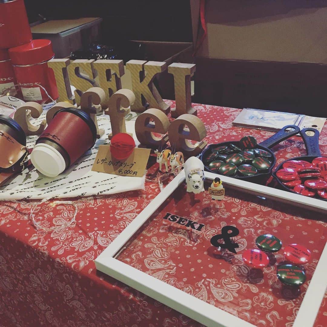 ISEKIのインスタグラム：「クリスマス・イヴ こんな感じでお待ちしております🎅🏻」