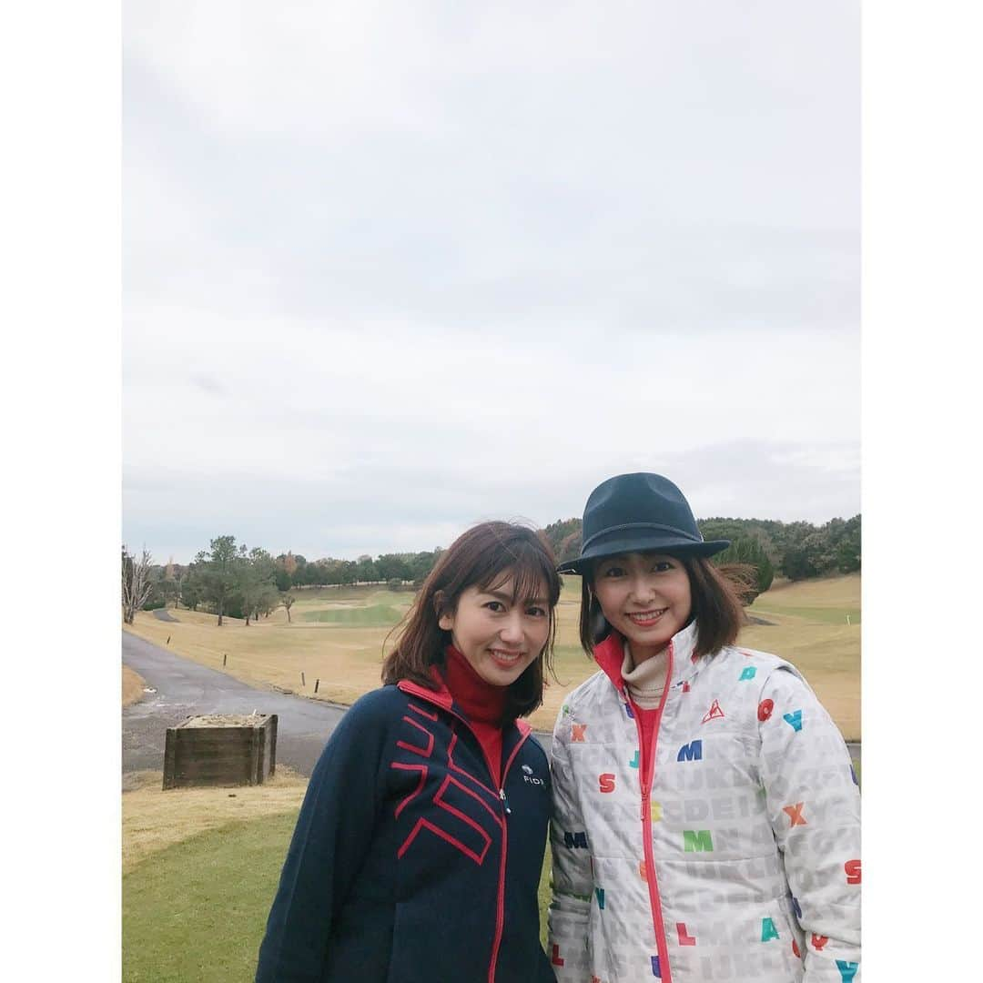 吉川亜樹さんのインスタグラム写真 - (吉川亜樹Instagram)「初⛳️午後スループレイ 念願のむっちゃんと❤️ この日はものすごく寒かったけど笑いが絶えなかった〜 #golf#ゴルフ#ゴルフ女子 #ゴルフ⛳️#ゴルフ好きな人と繋がりたい #佐久間むつみ　ちゃん#吉川亜樹」12月24日 16時48分 - yoshikawa_aki