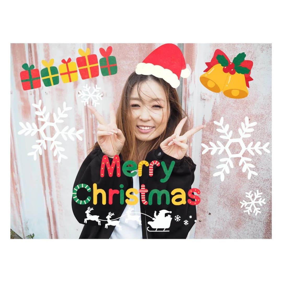 荒牧陽子のインスタグラム：「2019.12.24  メリークリスマス﻿ ┈︎┈︎┈︎┈︎┈︎┈︎┈︎┈︎┈︎┈︎┈︎┈︎﻿ ステキなクリスマスを…🎄🎁✨﻿ ┈︎┈︎┈︎┈︎┈︎┈︎┈︎┈︎┈︎┈︎┈︎┈﻿ #荒牧陽子﻿ #メリークリスマス﻿ #メリクリ﻿ #merryxmas」
