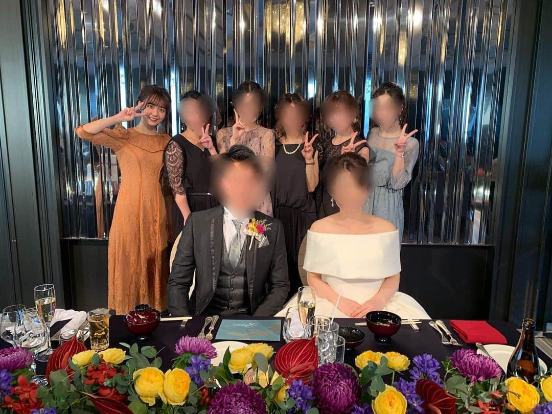 宮崎由加さんのインスタグラム写真 - (宮崎由加Instagram)「お友達の結婚式 . . 先日、地元のお友達の結婚式に行ってきました🥰 . . 小さい時から家の前の砂が多めの山に登って埋もれたりホッピングで飛んだり跳ねたりかなりアクティブに遊んでたなぁ〜。 . 本当に綺麗でとっても素敵な結婚式だった！！ . 私の活動もすごく応援してくれてて、25歳永遠説のミュージックビデオをオマージュした映像があったり、個人的にはめっちゃ笑いどころ満載で最高だった😂😂😂 . 私も石川に行くことが増えたからまたたくさん会えそうで嬉しい♡♡ . . #宮崎由加　 #結婚式　 #25歳永遠説  #wedding」12月24日 16時56分 - yuka_miyazaki.official