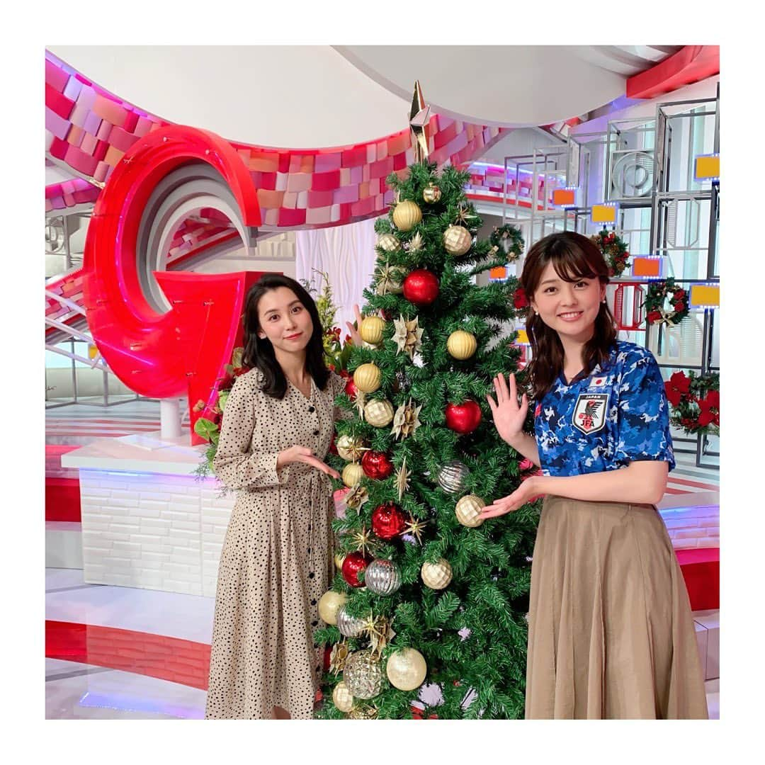 佐藤梨那さんのインスタグラム写真 - (佐藤梨那Instagram)「🎄✨ ♪  Going!年内最後の放送でした☺️ スタジオはクリスマス仕様に🎄  素敵なクリスマスを お過ごし下さい❄️✨ ．  #merrychristmas」12月24日 16時57分 - sato_lina