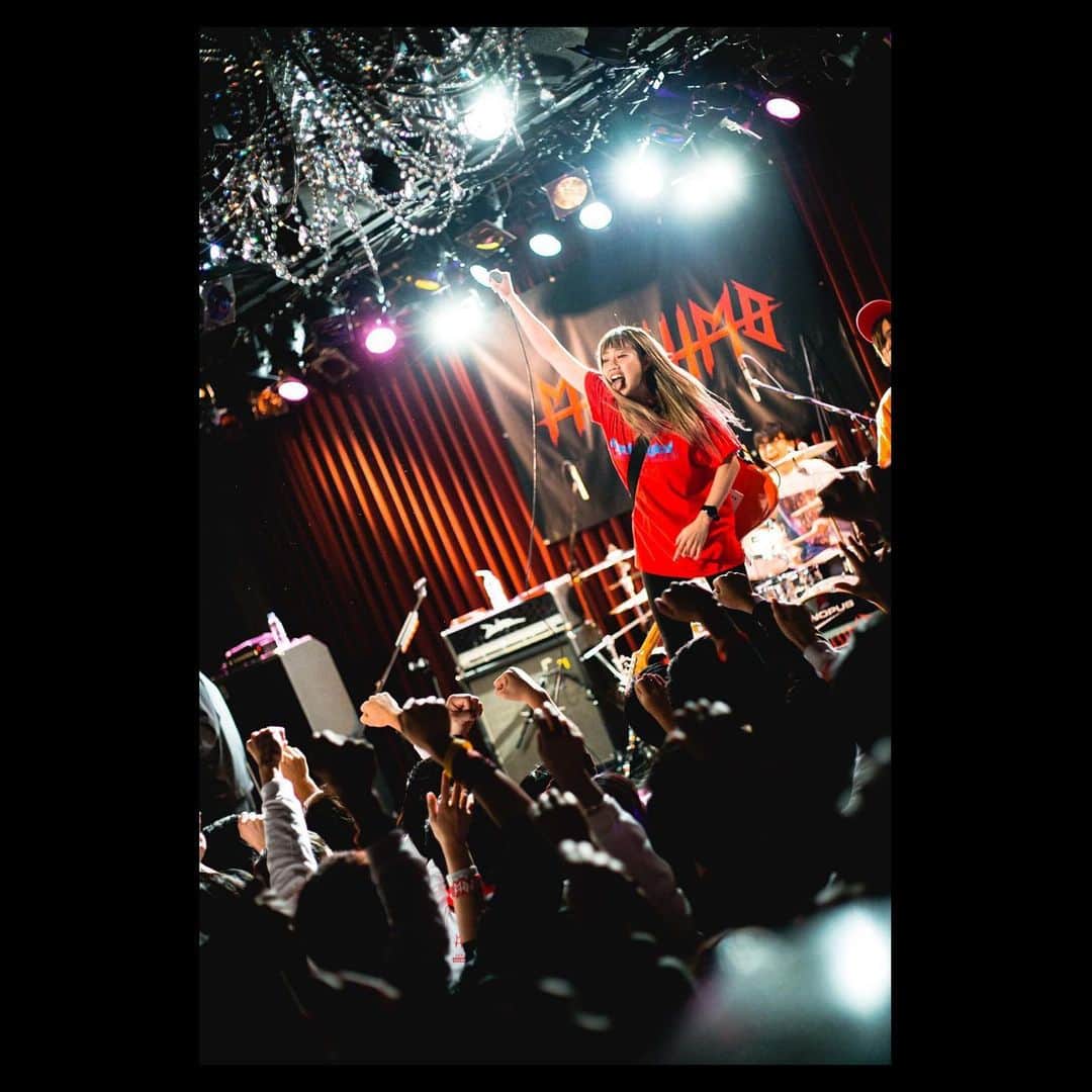 MOSHIMOのインスタグラム：「🎸2019.12.23 OSAKA🎸 THANK YOU!! BARI BARI ROCK TOUR 2019-2020 Photo byかわどう @kawado_photo」