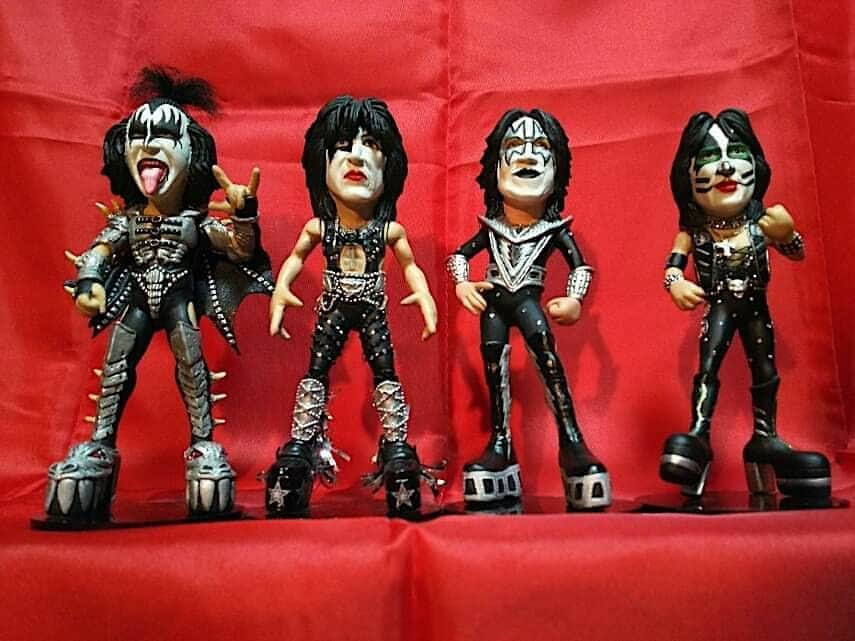 KISSさんのインスタグラム写真 - (KISSInstagram)「#KISSARMYROCKS! Thanks to Nobuya Tamaki for sharing his amazing handmade #KISS figures with us. WOW!」12月24日 17時05分 - kissonline