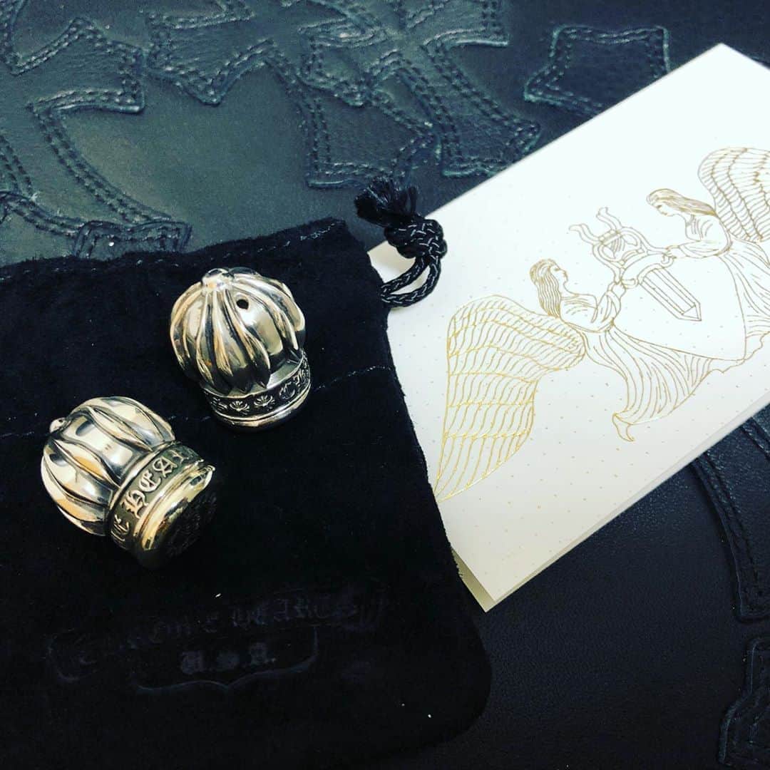 SHINPEIのインスタグラム：「+ salt n’ pepper +﻿ ﻿ Thank you for such an amazing Christmas gift from CHROME HEARTS﻿ ﻿ #ChromeHearts #2019christmasgift」