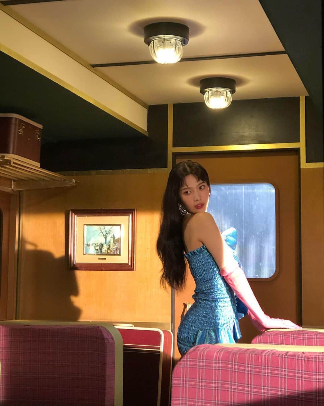 ジョイ（ファンアカウント）のインスタグラム：「So one final left till I be able to update fully in here! Can’t wait to spam y’all with love💙 #SayPsycho 💙 -#REDVELVET#JOY#레드벨벳#조이 © owner」