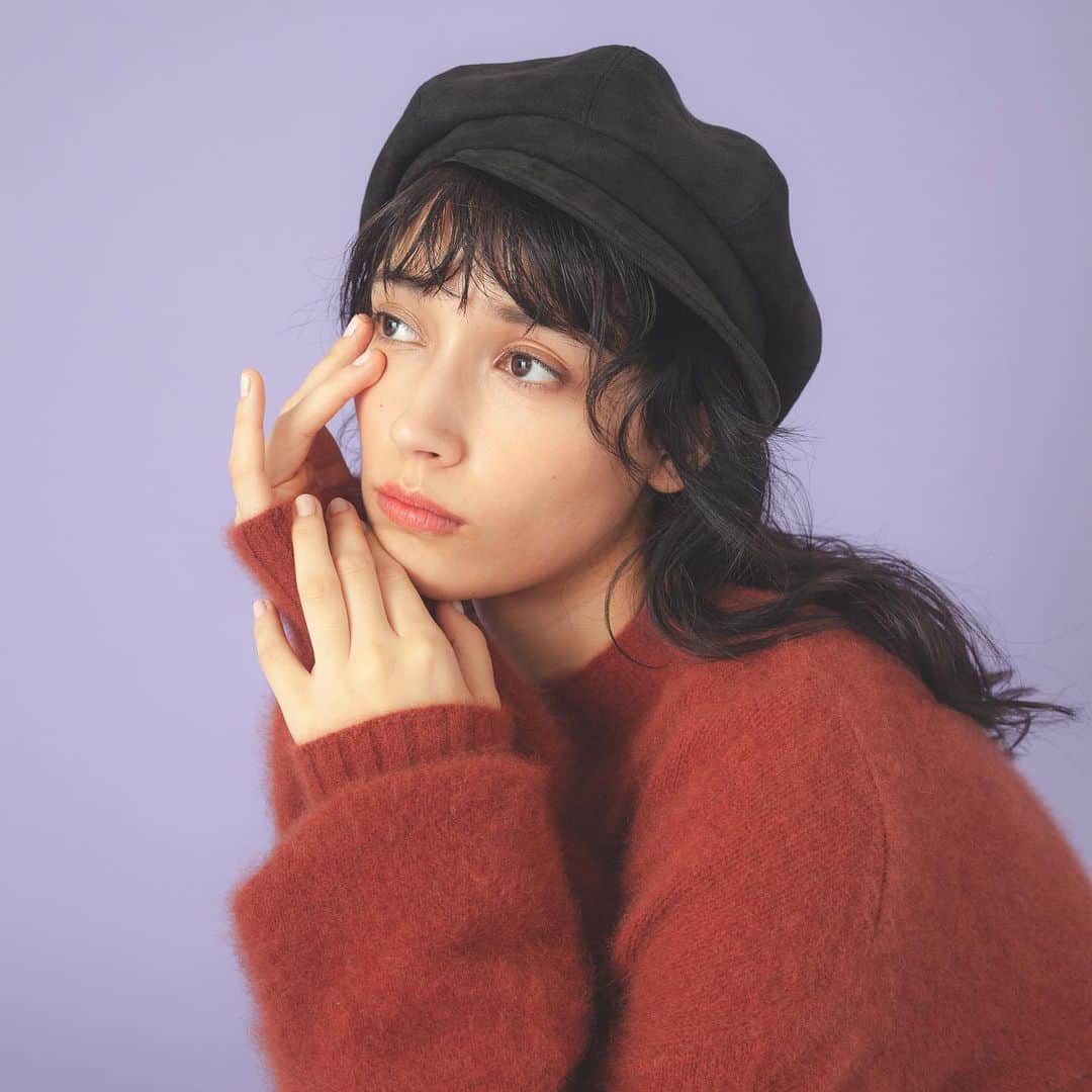 SMIRNASLI_officialのインスタグラム：「. SMIR NASLI クリスマスプレゼントに キャスケットなどの小物が大人気🎁 . . #smirnasli #サミールナスリ #キャスケット #帽子 #プレゼント #クリスマス  #クリスマスプレゼント」