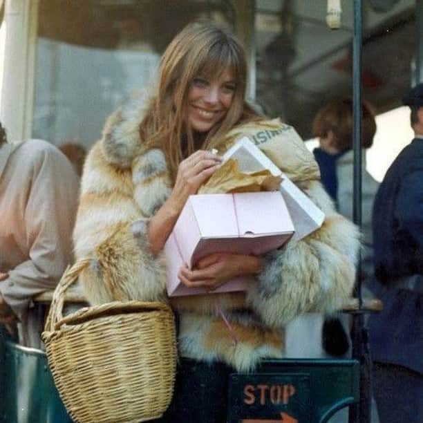 オーレリービダマンのインスタグラム：「Christmas Time 🎁 #inspiration #janebirkin #aureliebidermann」