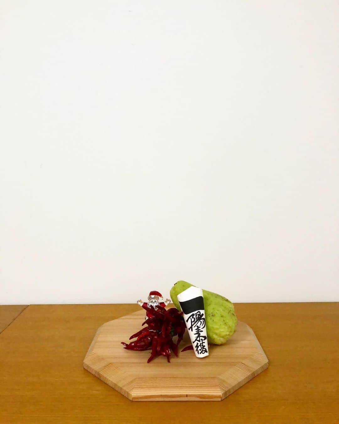 山本浩未さんのインスタグラム写真 - (山本浩未Instagram)「Merry Xmas🎄🎅🏼✨✨ #クリスマスの室礼  奇跡的ニャンズに破壊されてませぬー😆 #れぇこともへじ」12月24日 18時07分 - hiromicoy