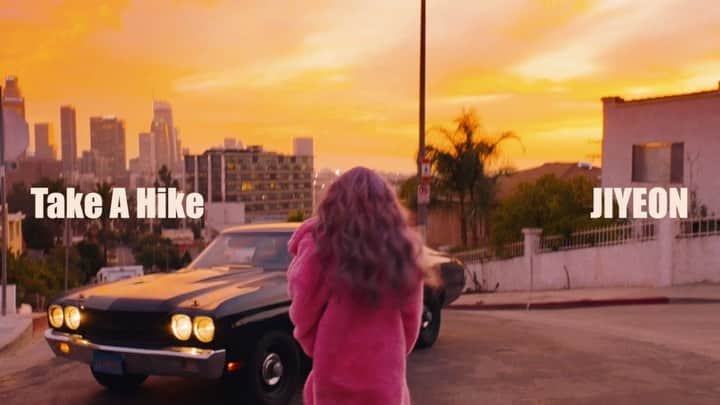 ジヨン のインスタグラム：「Take a hike」