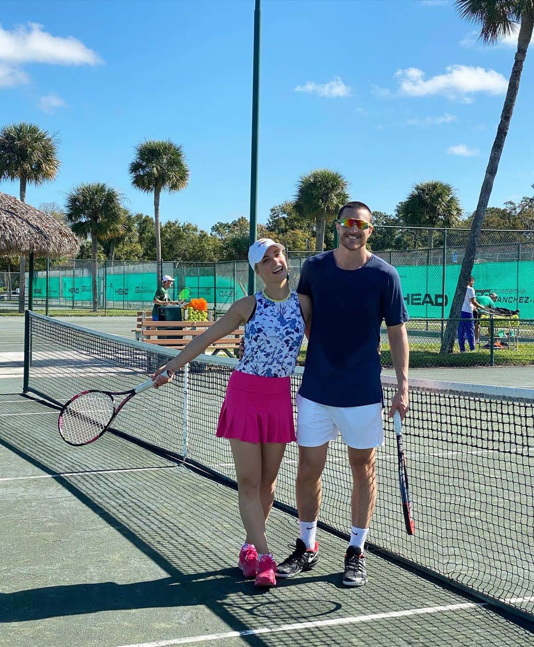 キーラ・コルピのインスタグラム：「Merry Xmas from Florida!☀️🎄🌴」