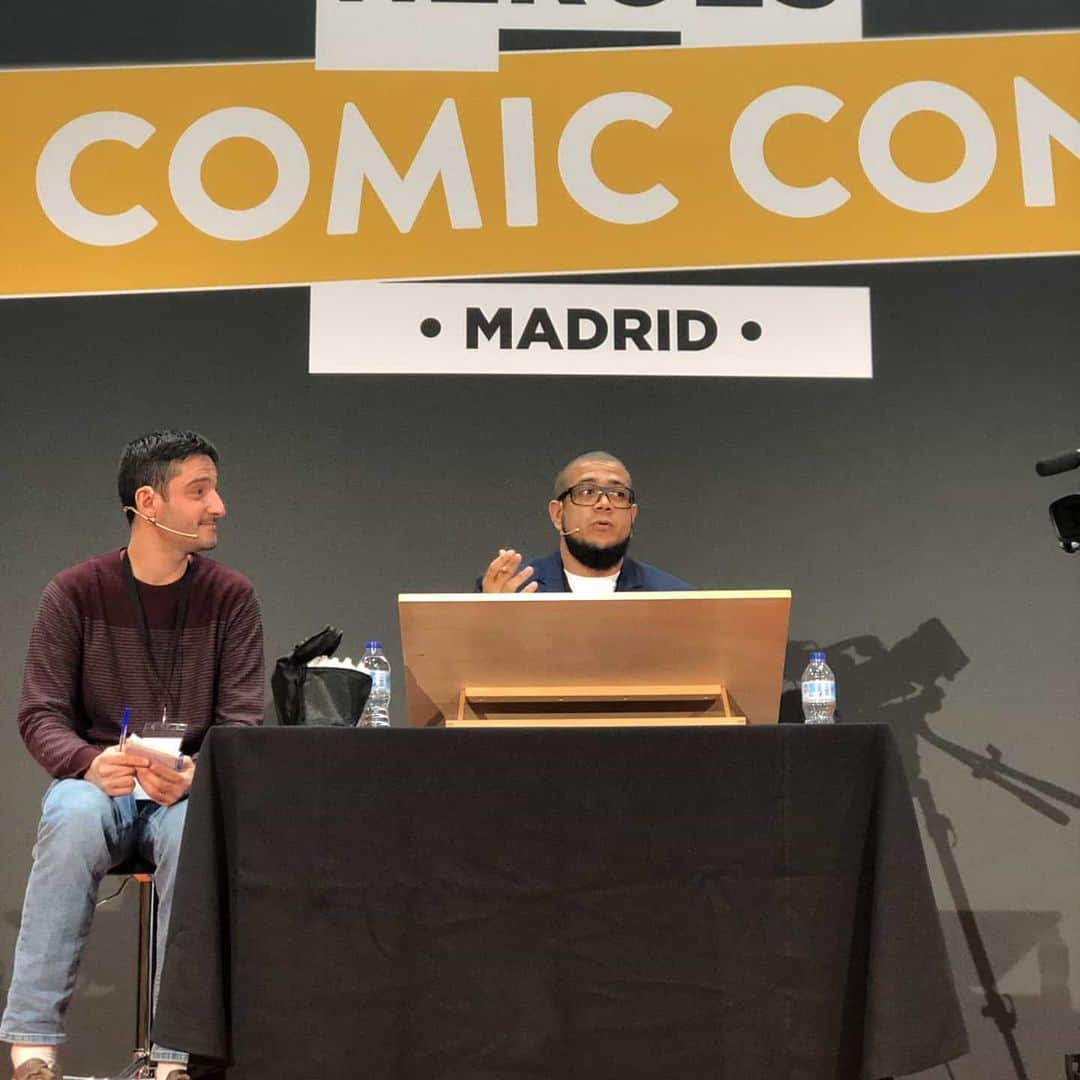 RB Silvaさんのインスタグラム写真 - (RB SilvaInstagram)「Live Drawing e Bate-papo. #heroescomicconmadrid #madrid #spain🇪🇸 #RBSilva #Liveadrawing #Comiccon」12月25日 4時53分 - rbsilva_comics