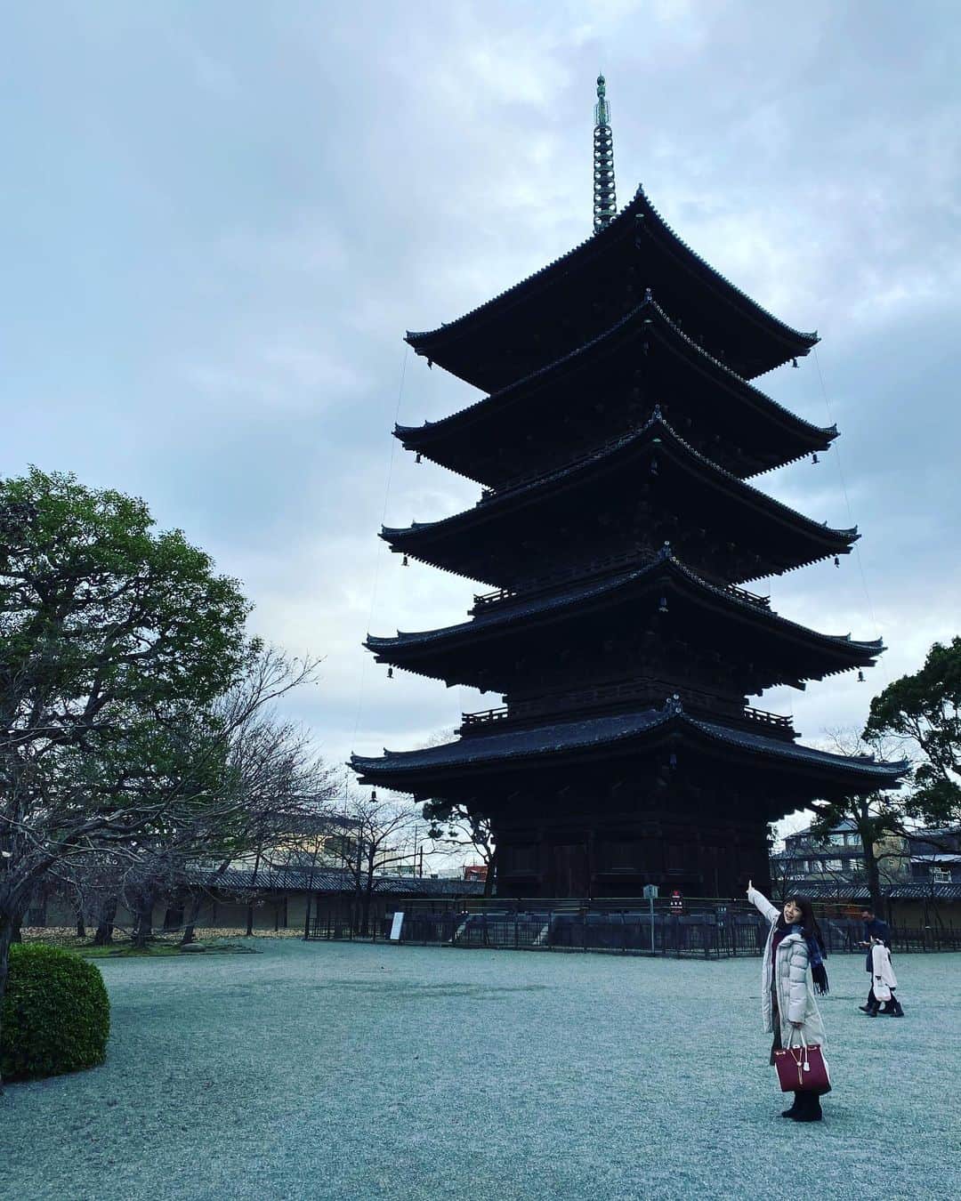 小川麻琴さんのインスタグラム写真 - (小川麻琴Instagram)「以前、私に英語を教えてくれていた先生が京都に住んでいる事を思い出し、連絡してみたら嬉しい事に会えました😌💕 一緒に東寺に行ってきたよ✨ #東寺  #京都 #再会」12月24日 20時20分 - 1029_makoto