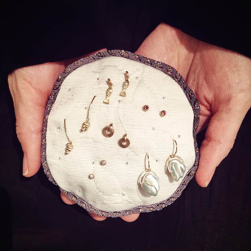 muskaさんのインスタグラム写真 - (muskaInstagram)「🌝🌚🌝🌚 #muskajewelry #moon #earrings #design #object #月」12月24日 20時33分 - muska_jewelry