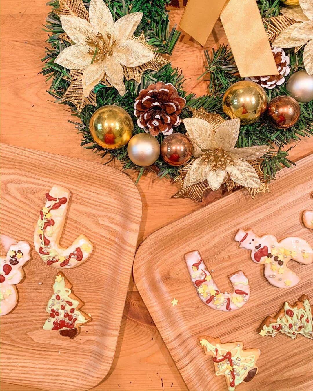 koichan familyさんのインスタグラム写真 - (koichan familyInstagram)「明日のXmas準備🎄 息子たちとケーキに飾る クッキー作り☺︎ ・ ・ ・ 息子たちにサンタさんが きますように🎁 ・ ・ ・ #二枚目は去年のクリスマス #クリスマスイヴ #クリスマス #xmas #手作りクッキー #男の子ママ」12月24日 20時59分 - koichan5.5