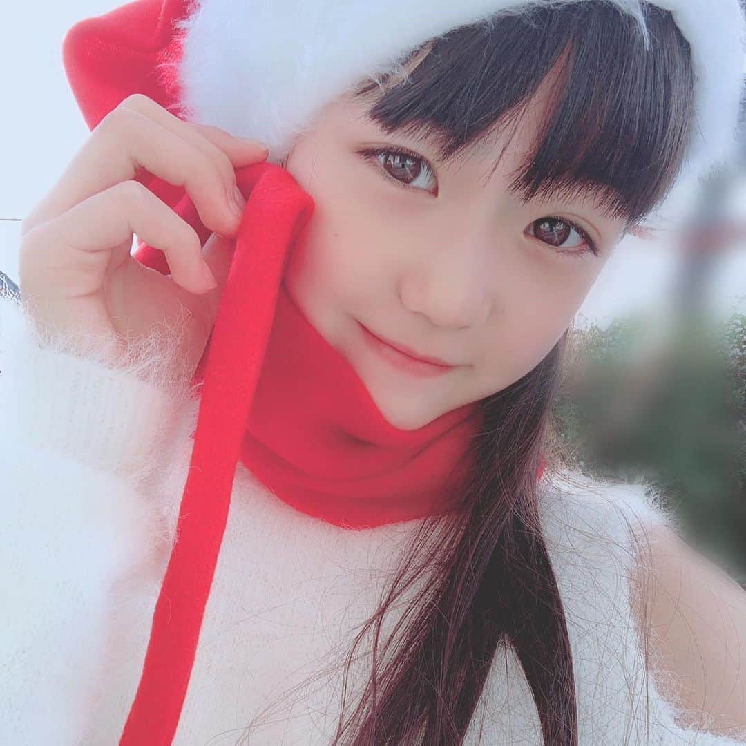 樋口音姫のインスタグラム：「今日はクリスマスイヴ🎅🏻🎄⭐️ ・ Merry X'mas💕 ・ 素敵なクリスマスを過ごしてね❄️ ・ ・ #クリスマスイヴ  #クリスマス  #メリークリスマス  #素敵なクリスマスイブを  #素敵なクリスマスを #プラチナムプロダクション #シブサン #樋口音姫」