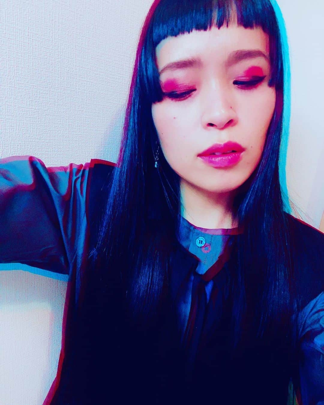 小春のインスタグラム：「実は前髪の幅を短くしようとしている為柄の悪いかぐや姫になりかけていることをご存知でしたか。メリークリスマス」