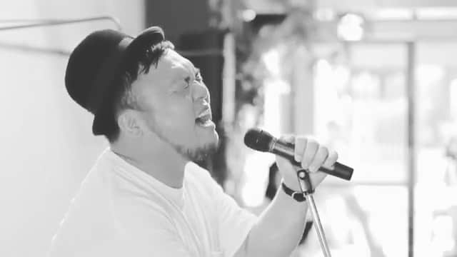 HIPPYのインスタグラム：「メリークリスマスイブ 毎年この日には憧れの方から ステキな音楽がLINEで贈られてくる  やることなすこと素敵 音はさらにちょー素敵  12/30ちょー素敵な時間にしよう  広島クラブクアトロ お待ちしてます」
