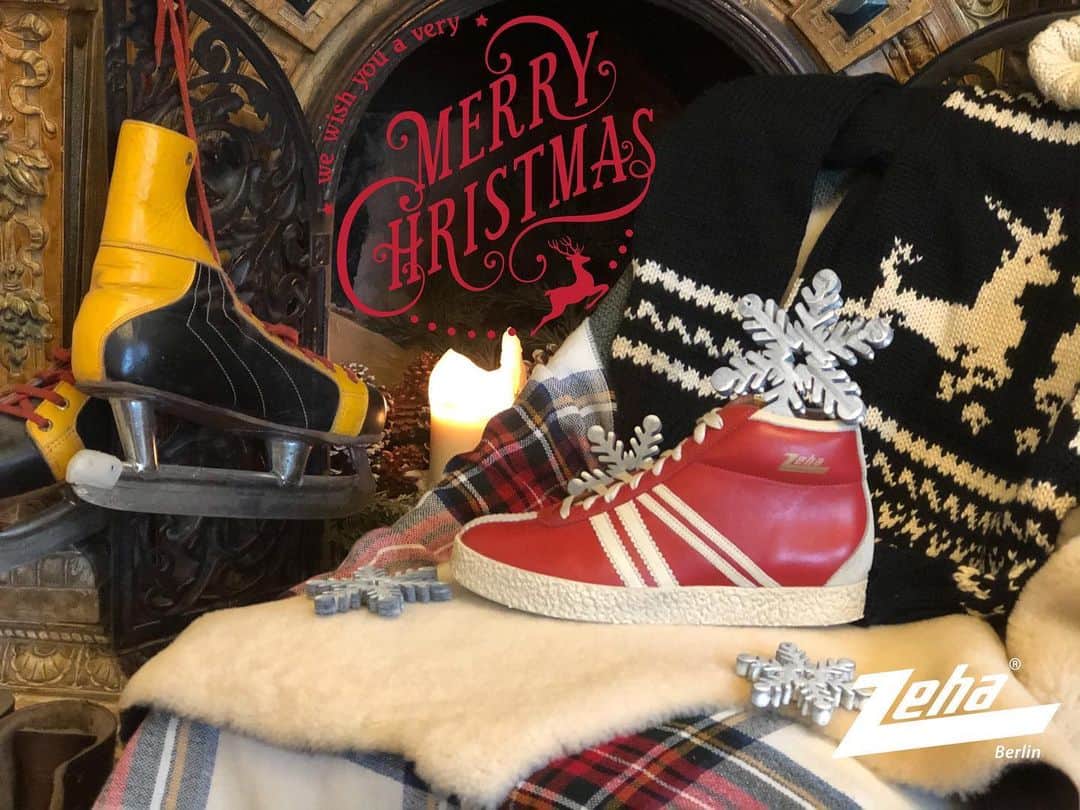 ツェハさんのインスタグラム写真 - (ツェハInstagram)「We wish you a very Merry Christmas!  #zeha #christmasmood #christmastime #noel #christmasdecor #natale #navidad #vintagesportswear #christmastree #santaclaus #zehaberlin #berlinstyle #berlinshopping #berlinhistory #germanoldbrand #socken #sneakers #christmas #christmasiscoming #present #vintage  #heritage #madeinportugal #weihnachten #christmasinberlin #calze #christmastree #picoftheday #perfectpresent #rodler」12月24日 21時34分 - zehaberlin